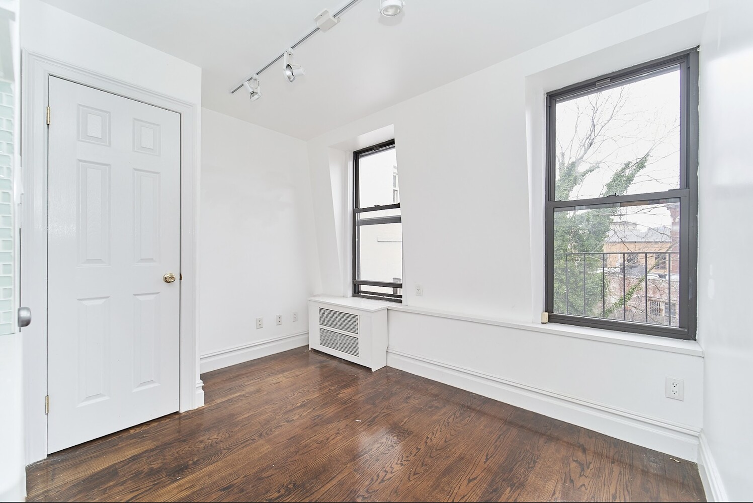 224 W 13TH Street 4R