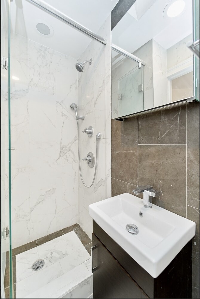 224 W 13TH Street 4R