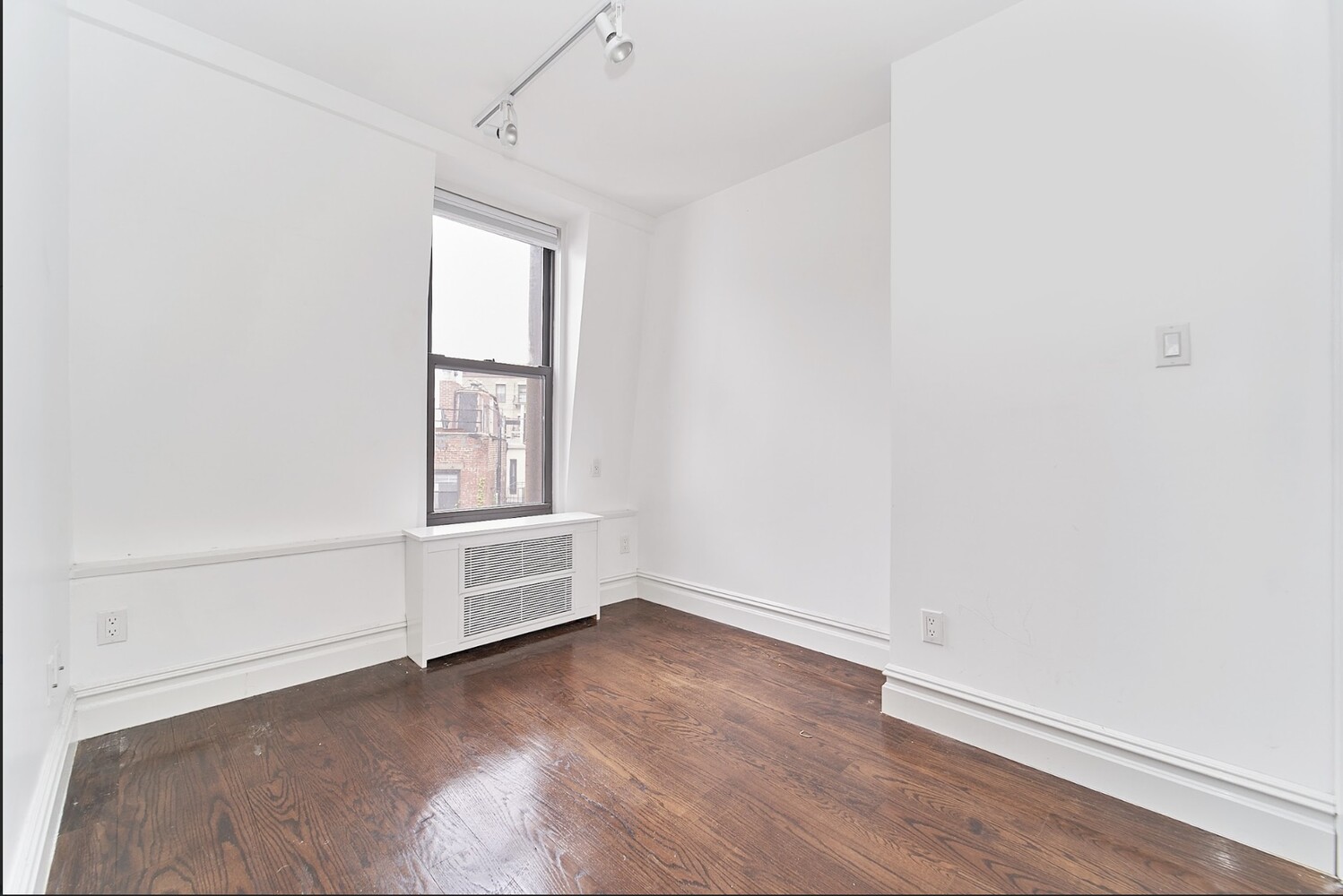 224 W 13TH Street 4R