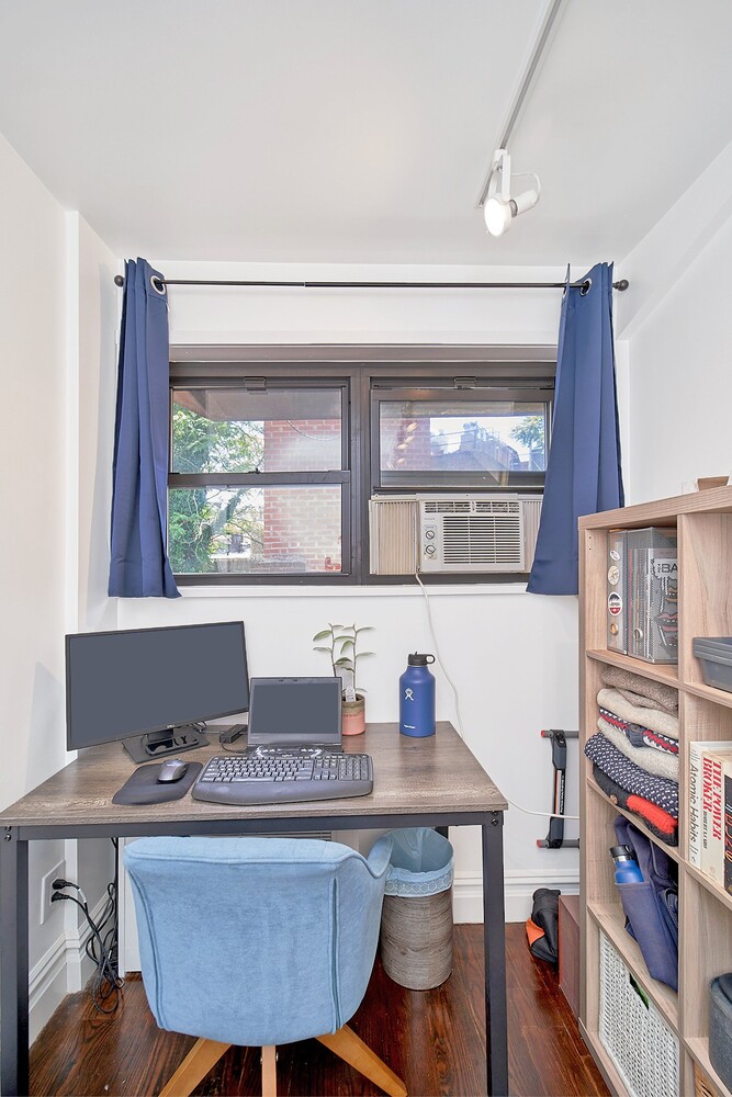 226 W 13TH Street 8