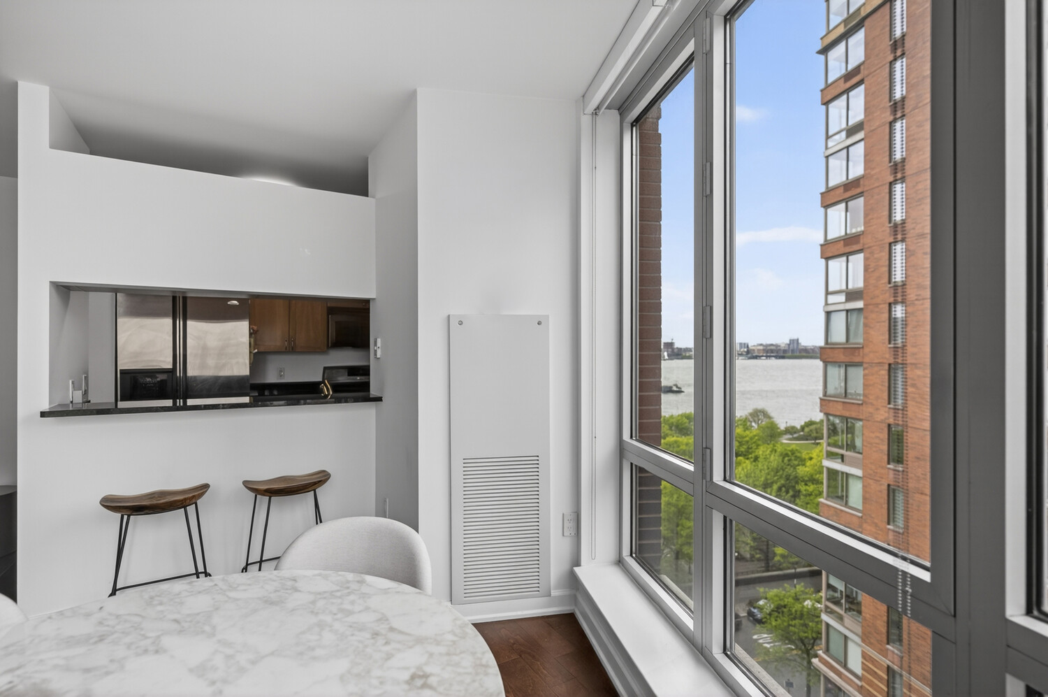 20 RIVER Terrace 10E