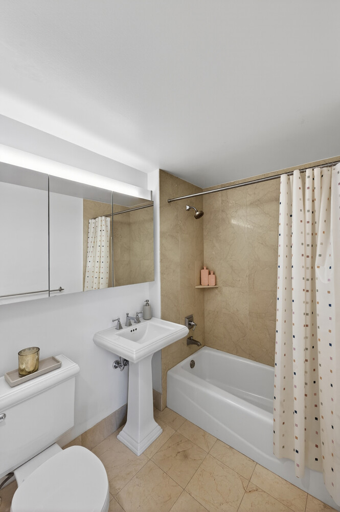 20 RIVER Terrace 10E