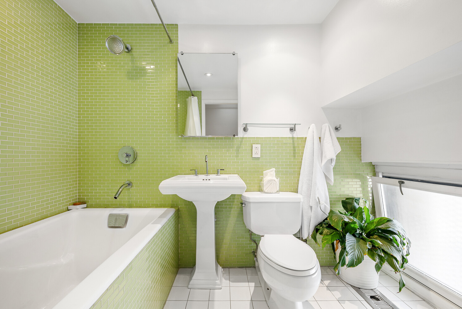 3 HANOVER Square PH22B
