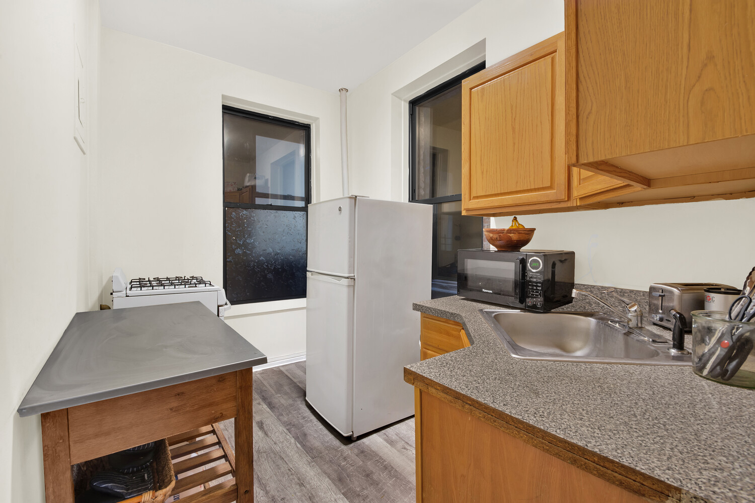 230 E 25TH Street 1B