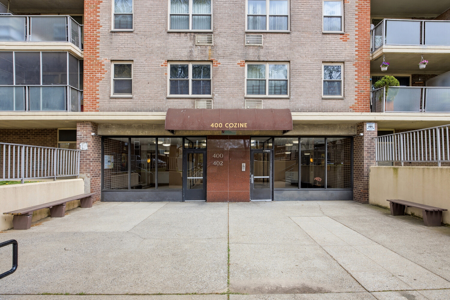 400 COZINE Avenue 5E