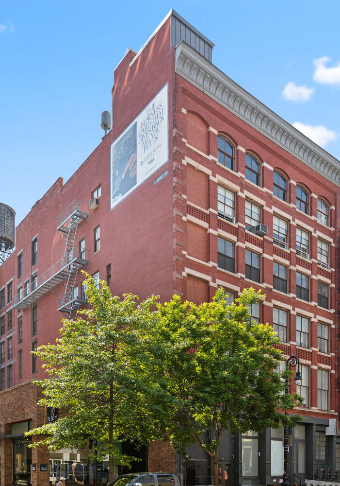 393 W BROADWAY 4WB