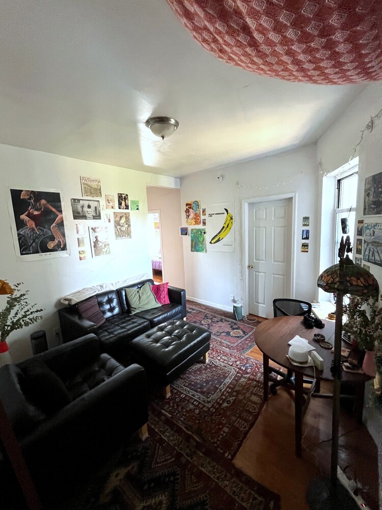 264 E 2ND Street 18