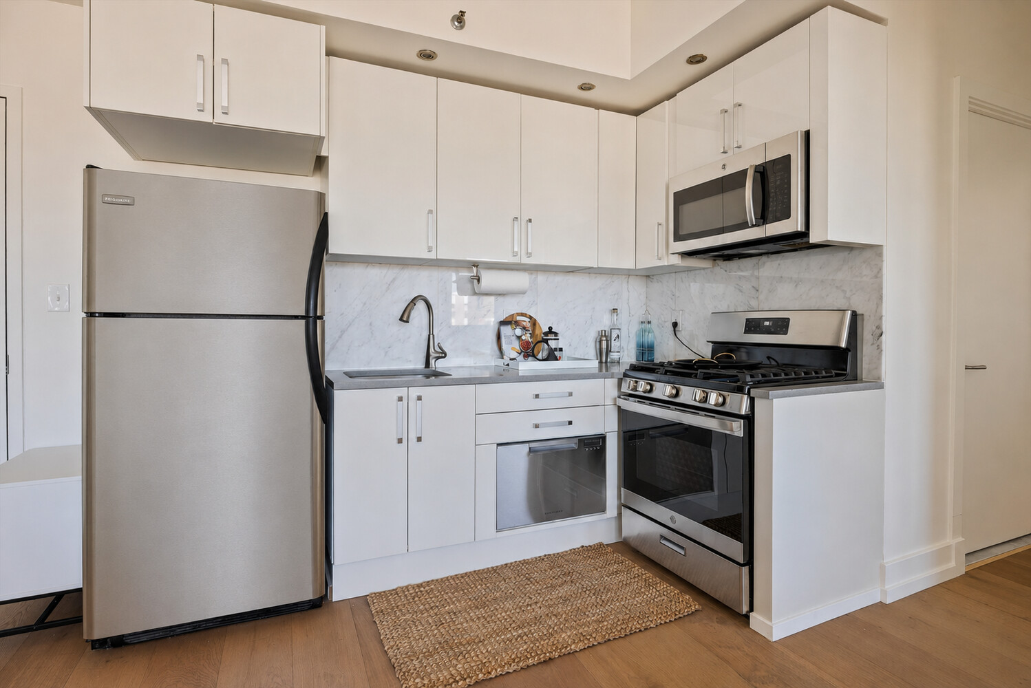 100 MASPETH Avenue 5H