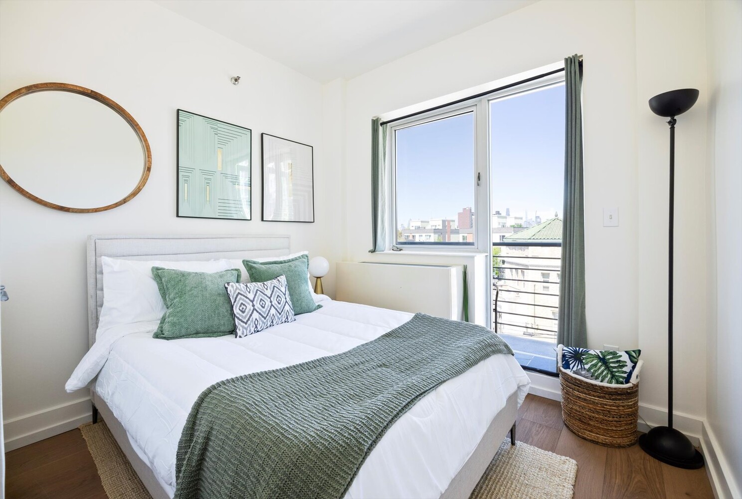 100 MASPETH Avenue 5H