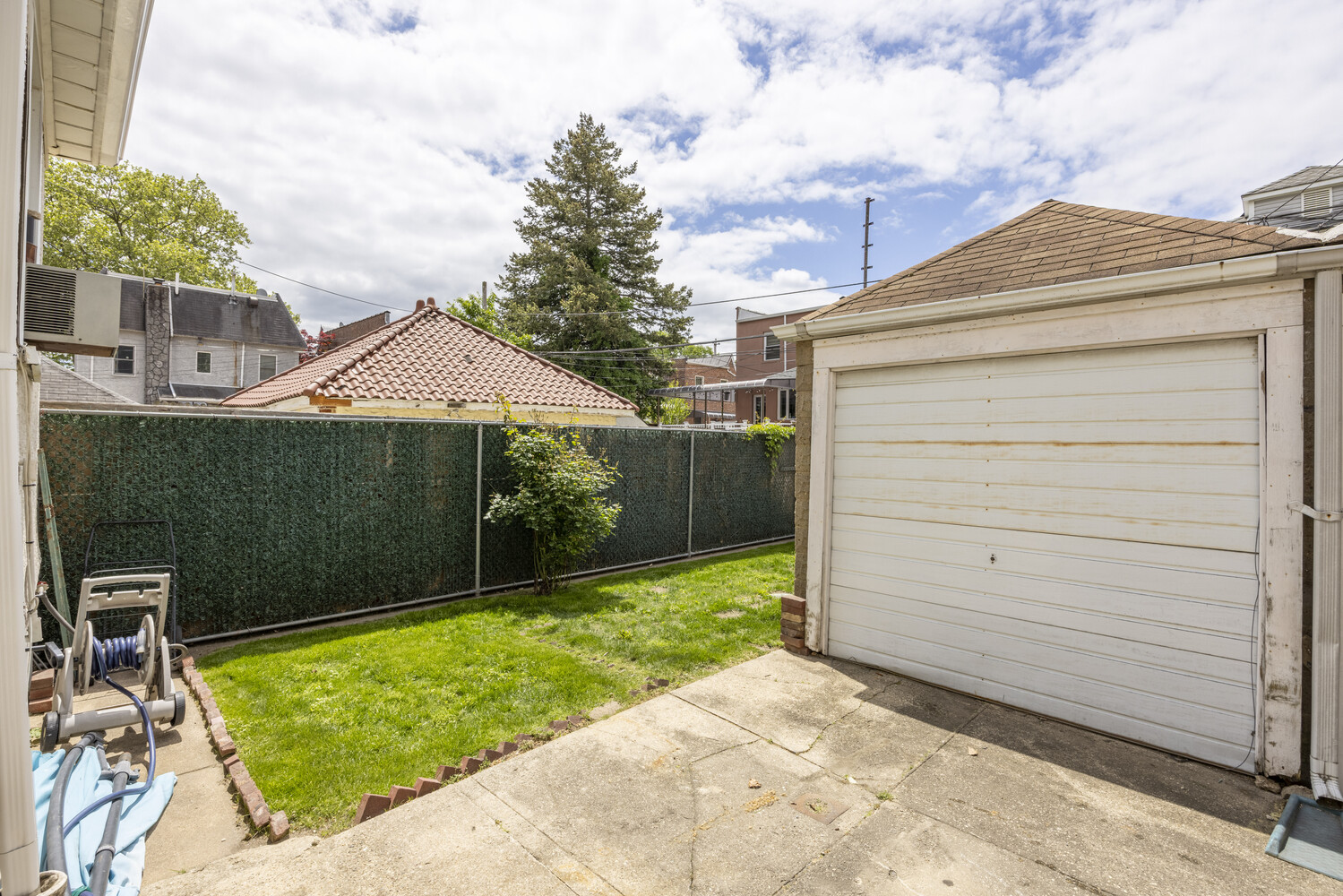 1570 HENDRICKSON Street