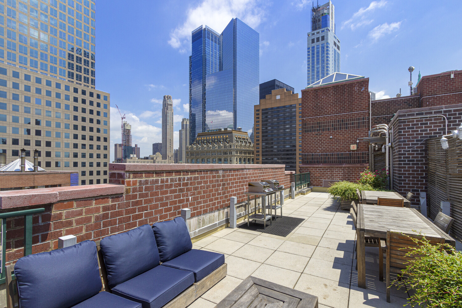 225 RECTOR Place 11S