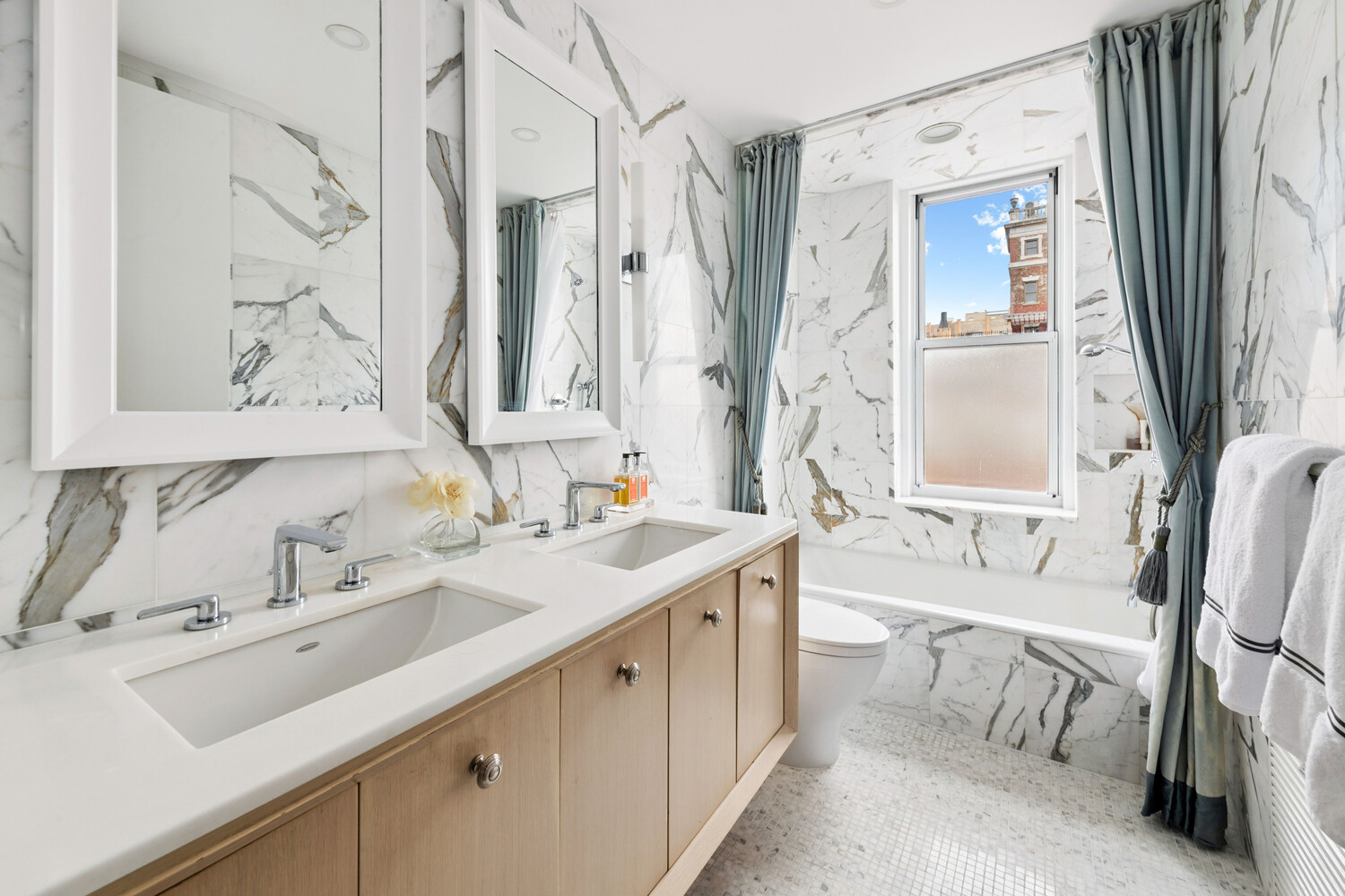 225 CENTRAL Park W 1605
