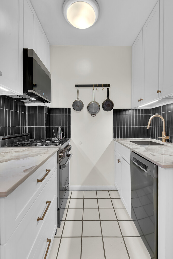 345 E 52ND Street 7H