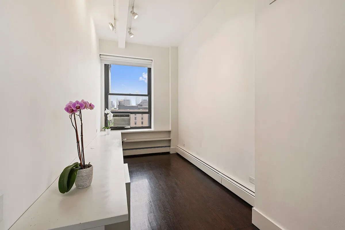 250 MERCER Street B1202/B12L