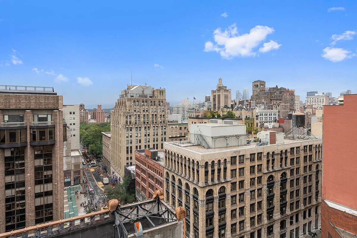 250 MERCER Street B1202/B12L