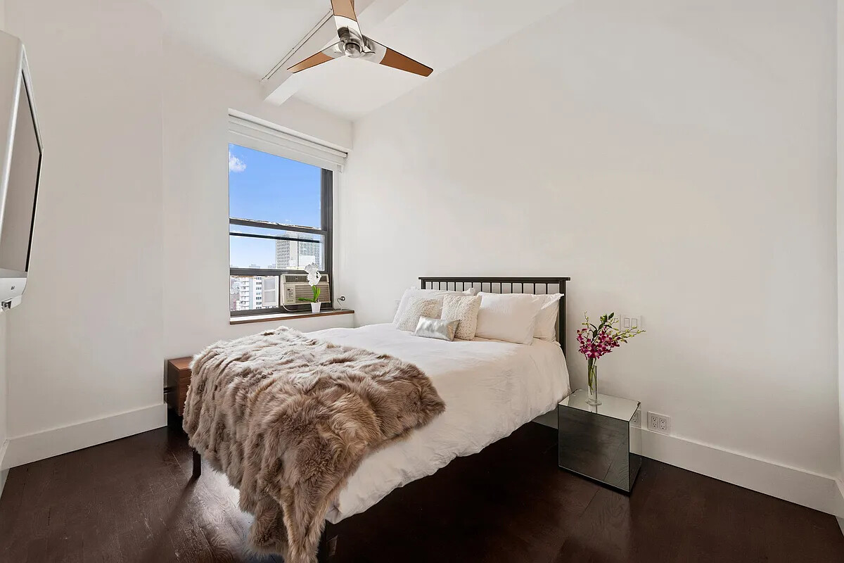 250 MERCER Street B1202/B12L