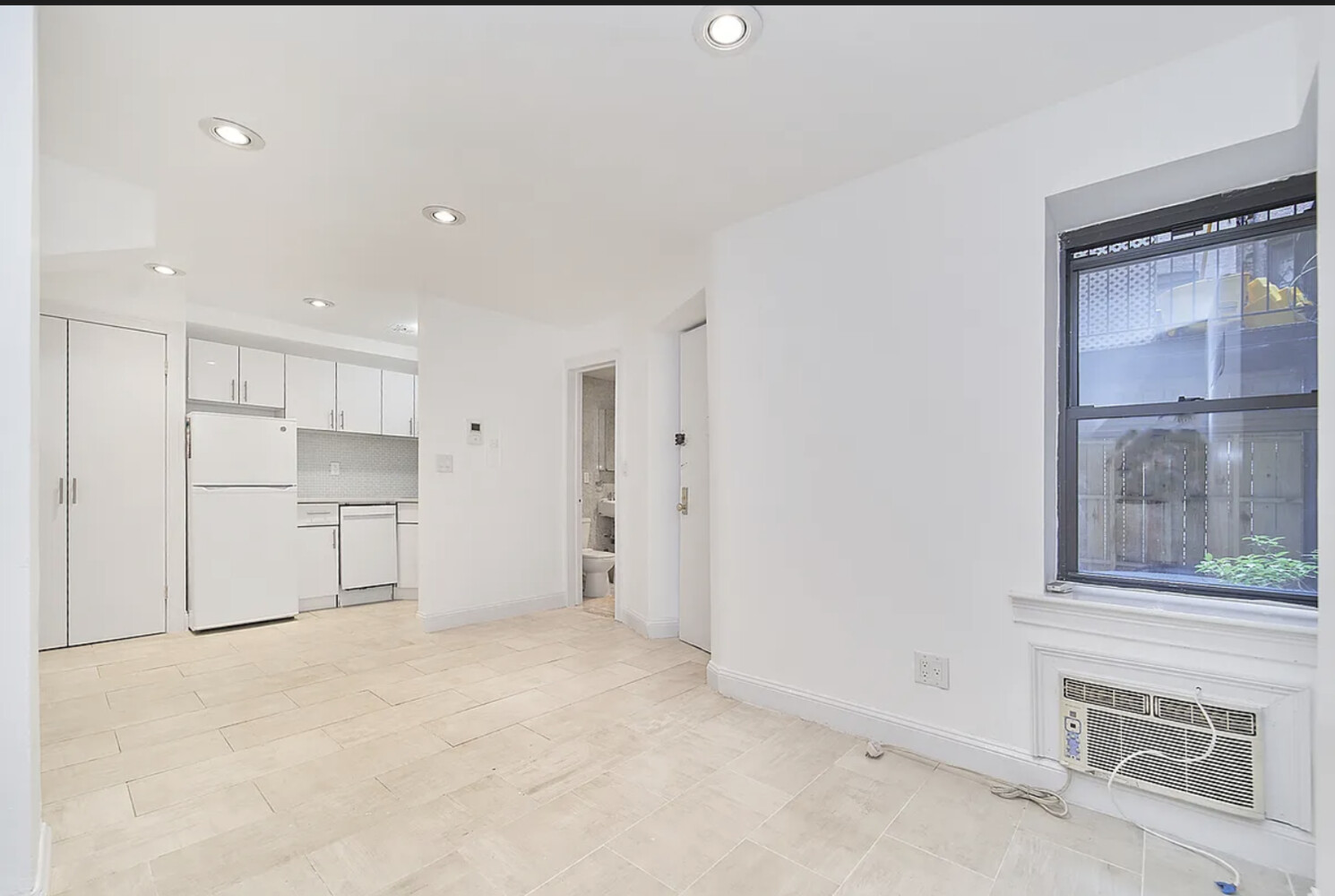 233 E 12TH Street G