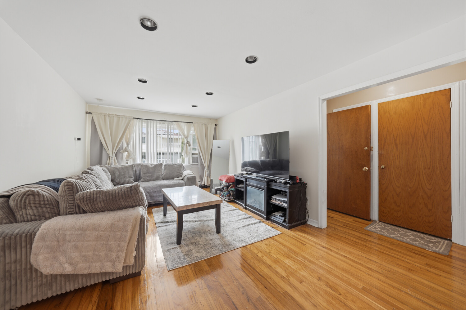 10-37 BAY 31ST Street 2