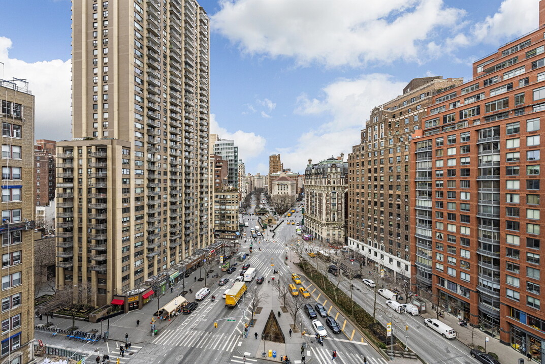 2025 BROADWAY 12D