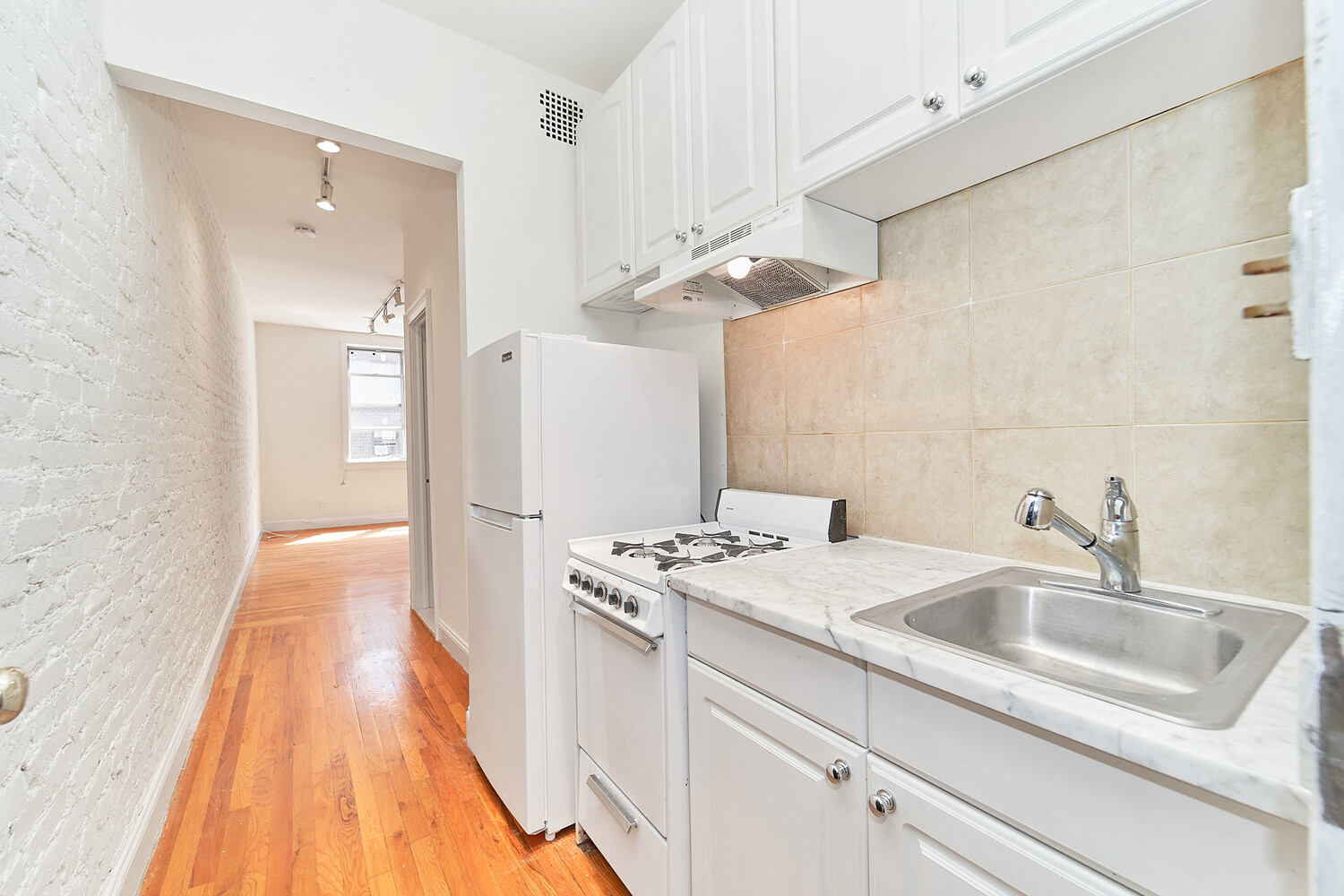 233 E 12TH Street 1D