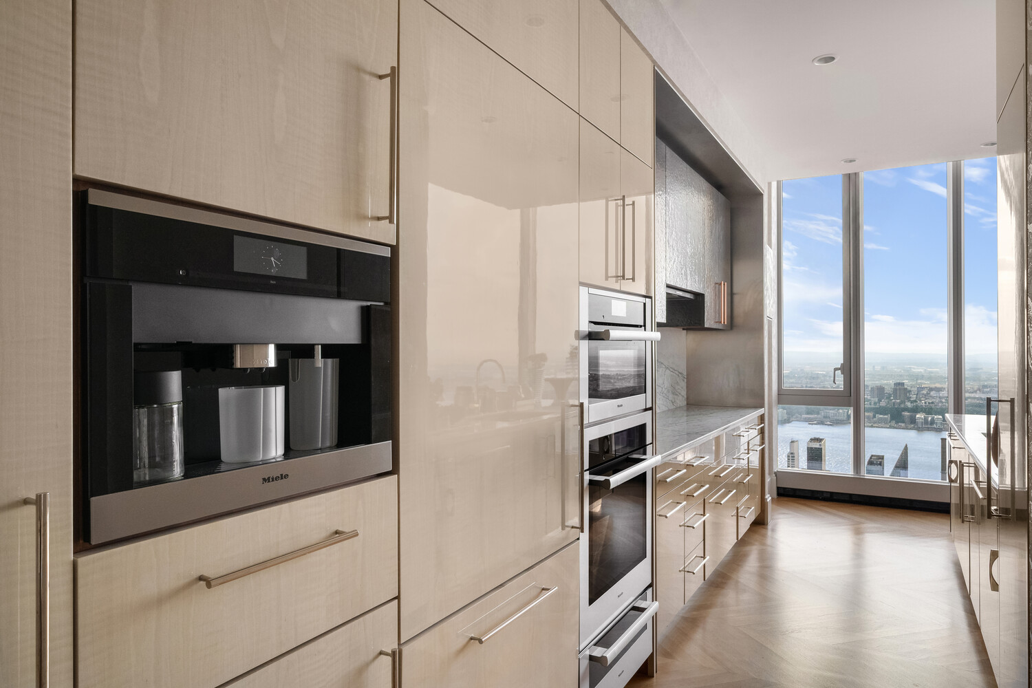 217 W 57TH Street 80W