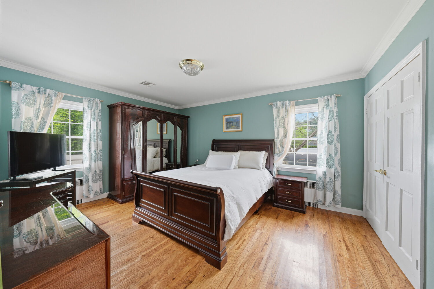 1142 BAY 25TH Street