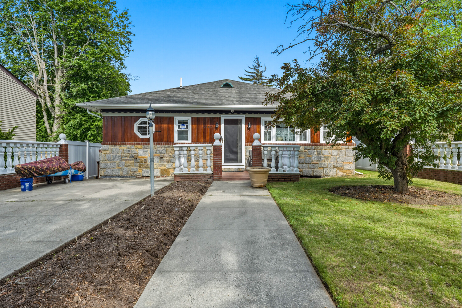 1142 BAY 25TH Street