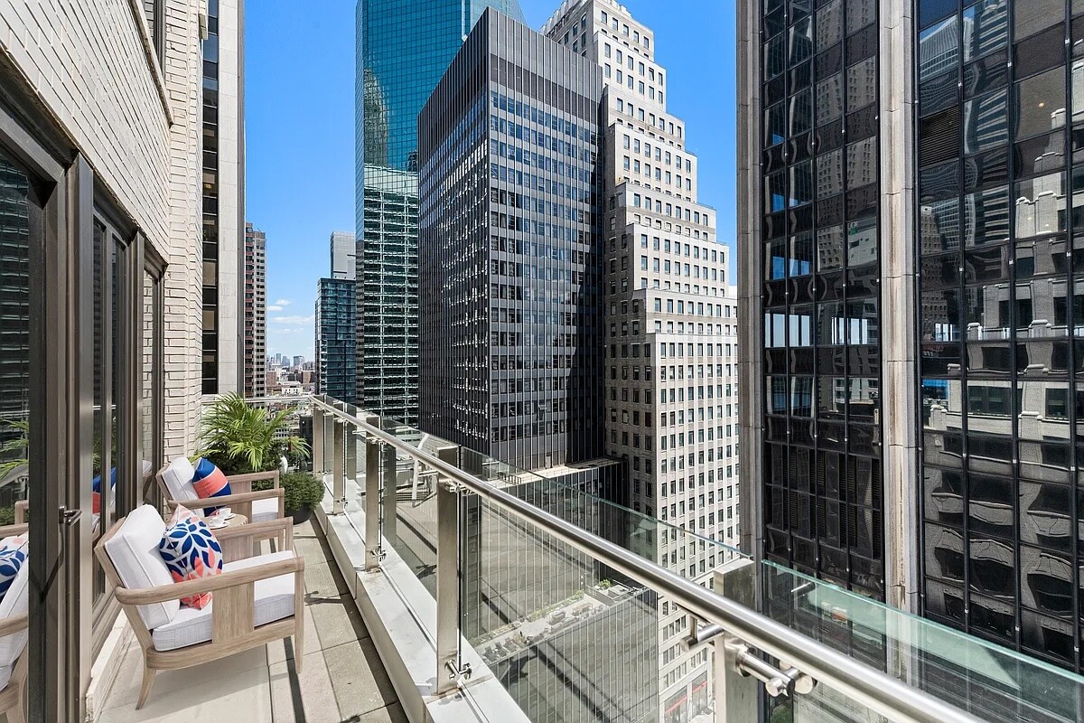 101 WALL Street 19B