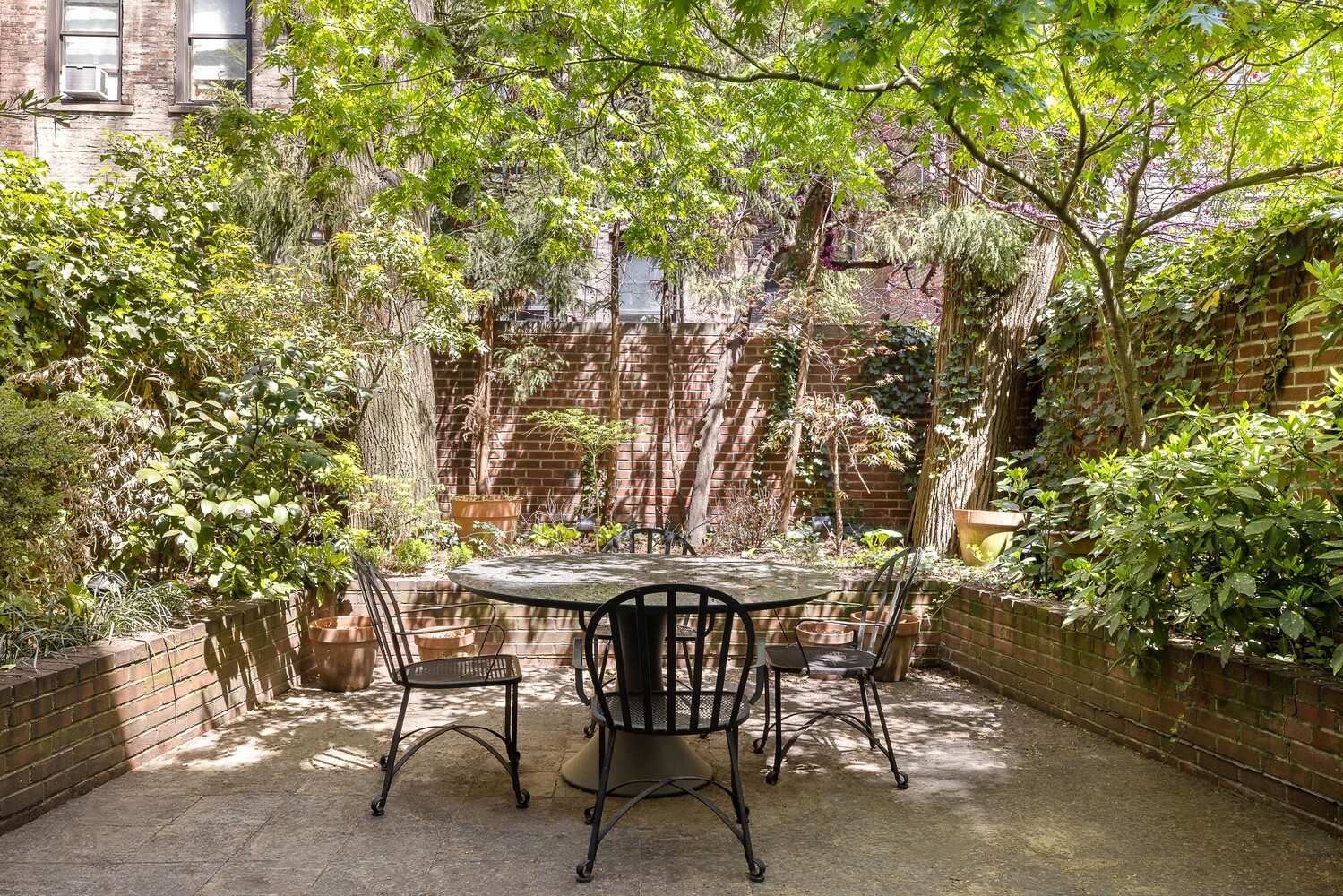 327 E 18TH Street