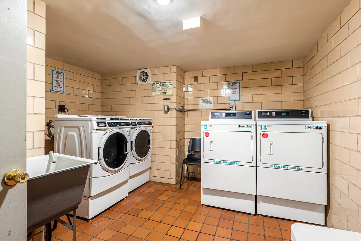 125-10 Boulevard 1515