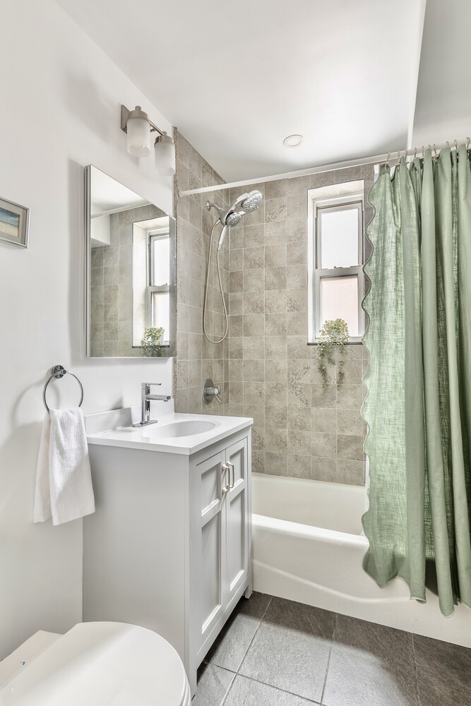 221 MCDONALD Avenue 5F