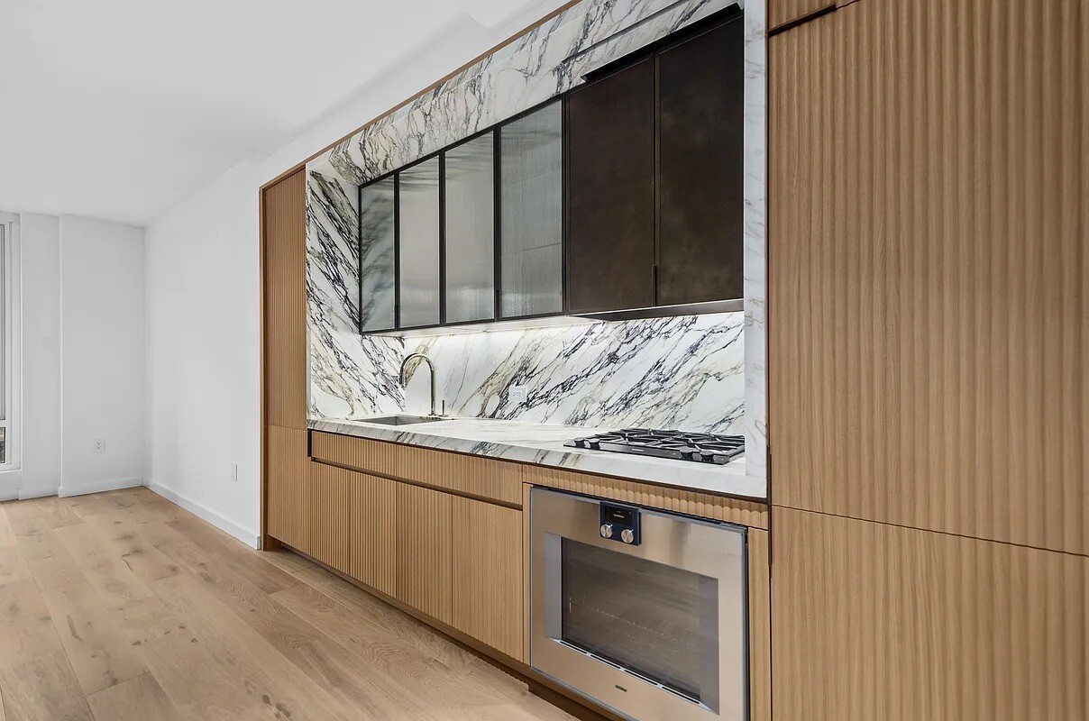 135 E 47TH Street 19F