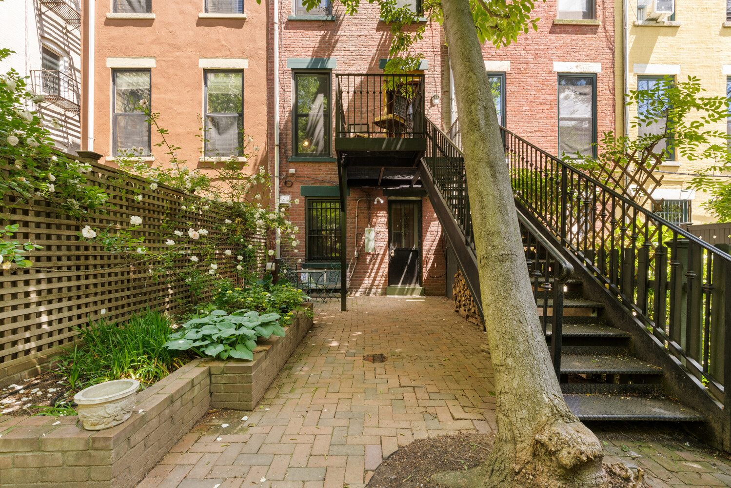 360 W 121ST Street