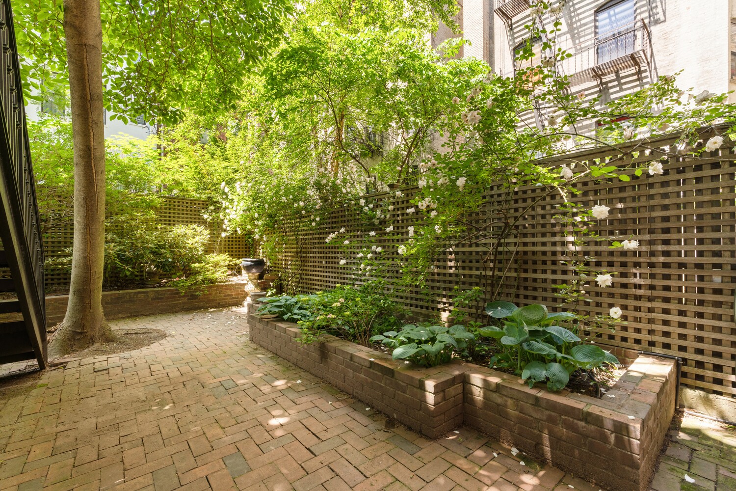 360 W 121ST Street