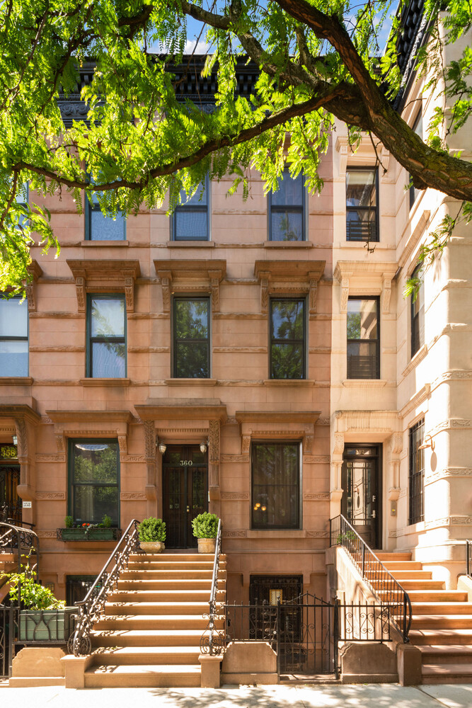 360 W 121ST Street