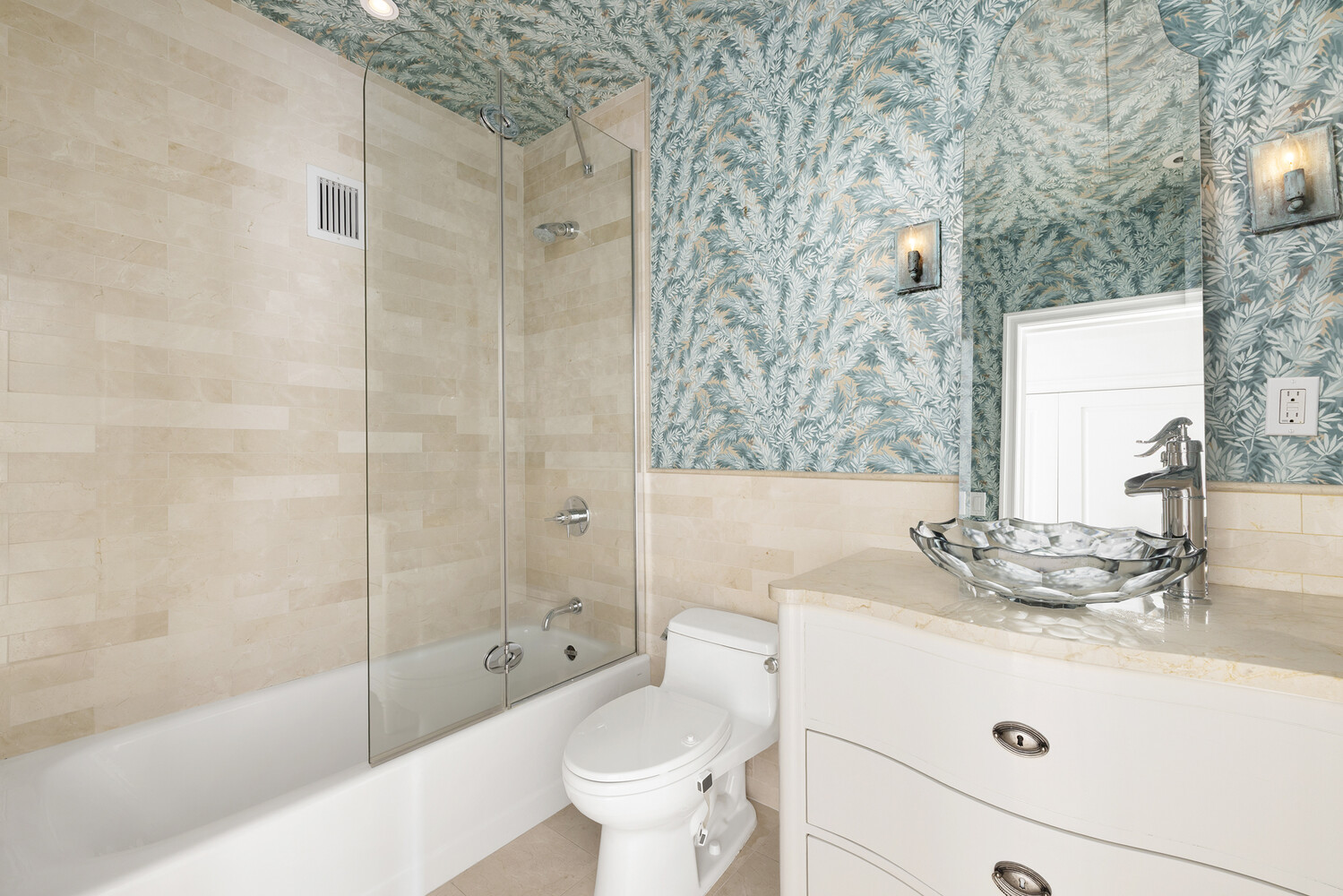 200 E 66TH Street D2005