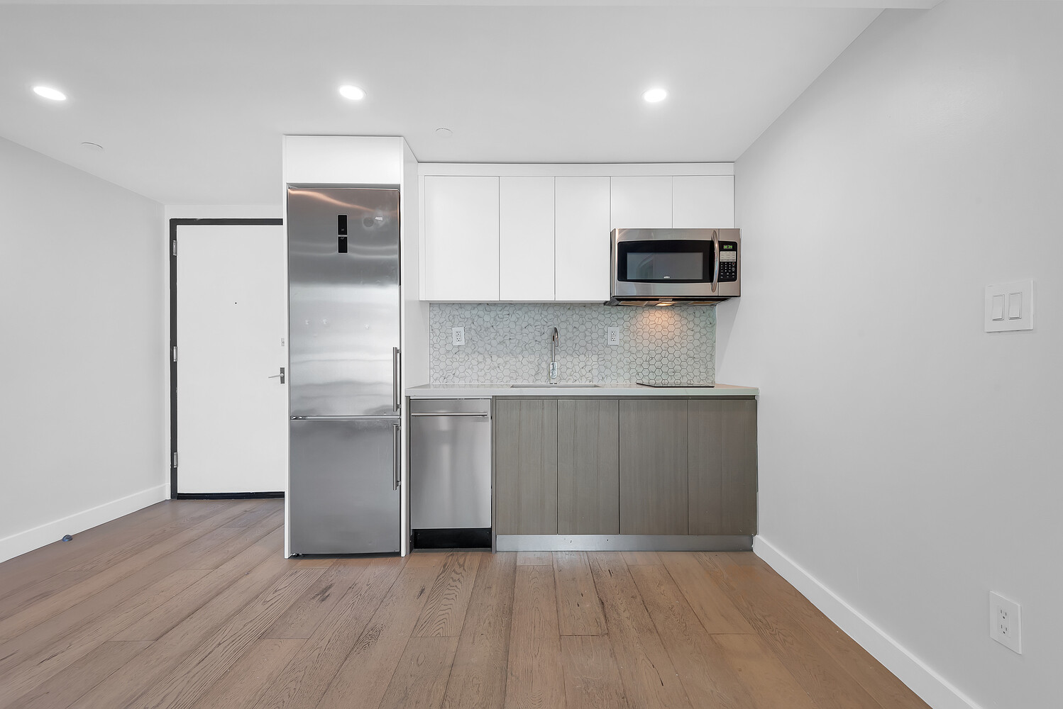 2128 OCEAN Avenue 3G