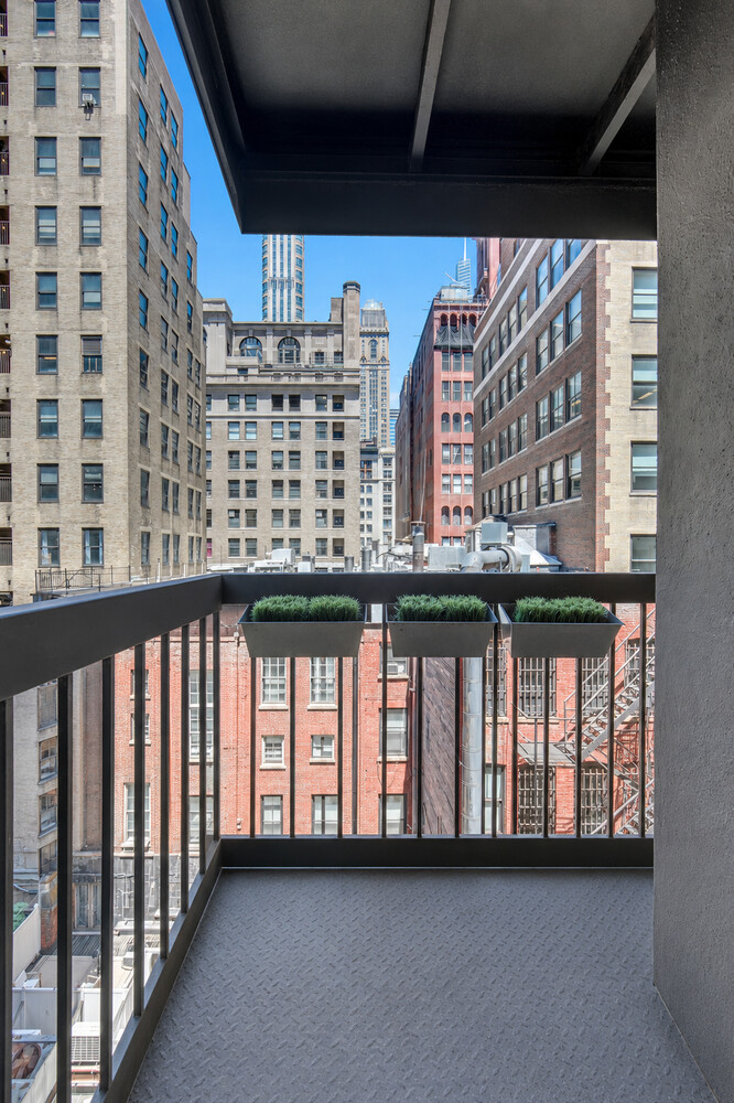 7 E 35TH Street 10F