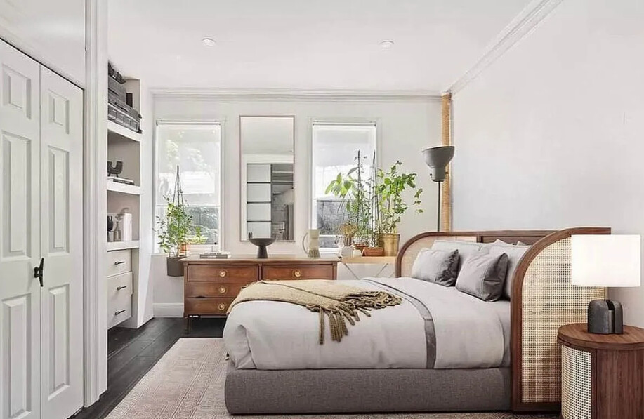 362 W 30TH Street HOUSE