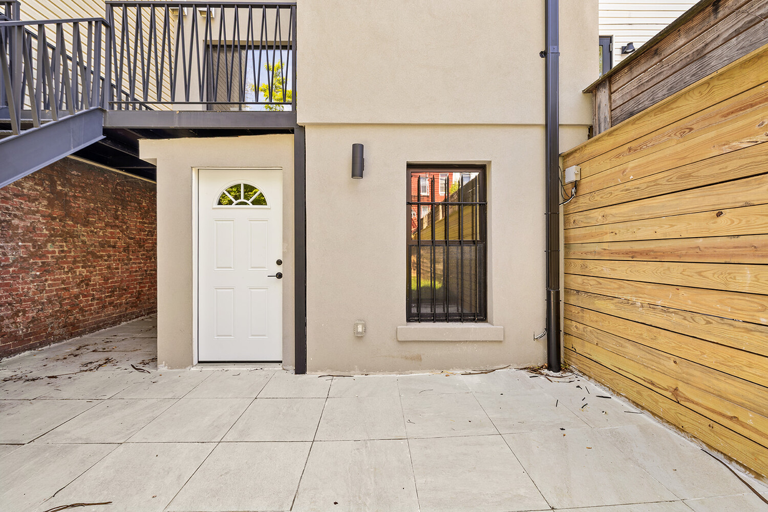599 VAN BUREN Street GARDEN