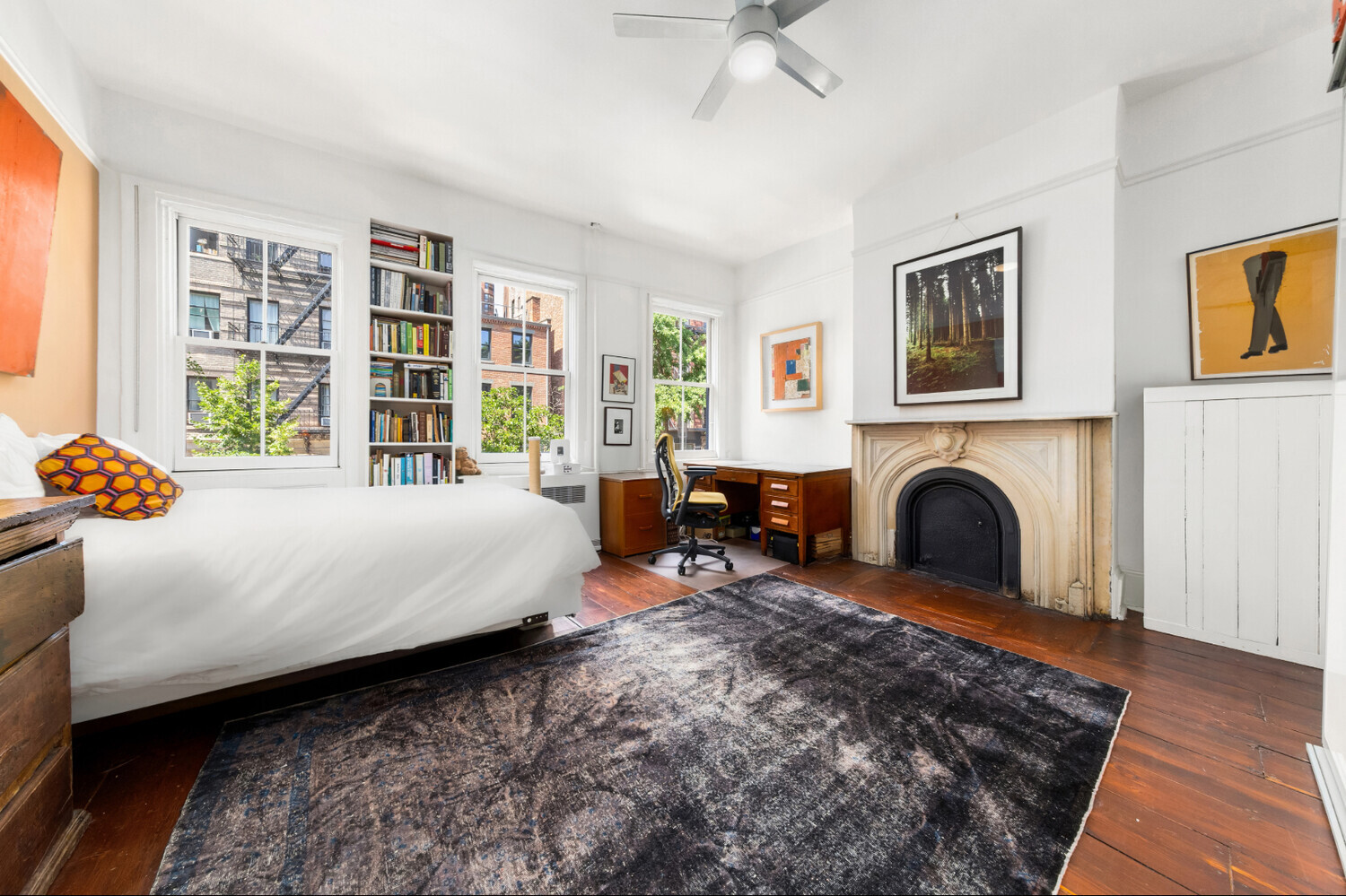 264 W 12TH Street