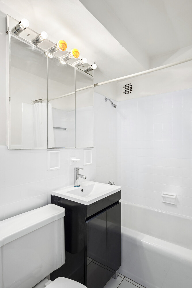 110 E 36TH Street 8F