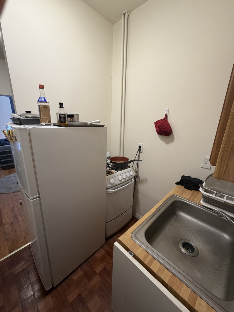 230 E 25TH Street 4E