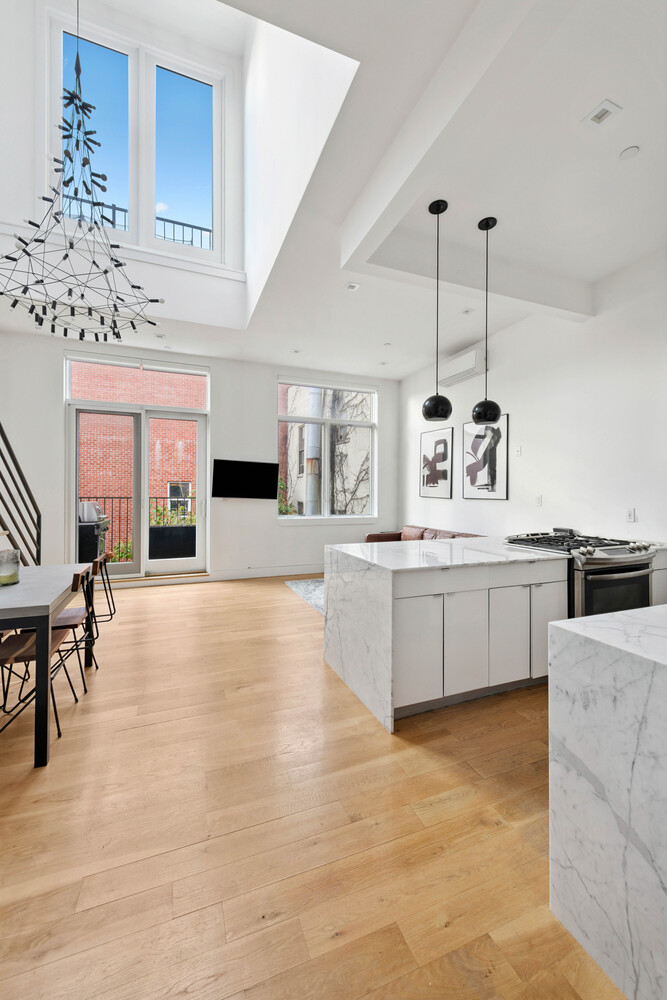 622 GRAND Avenue 303