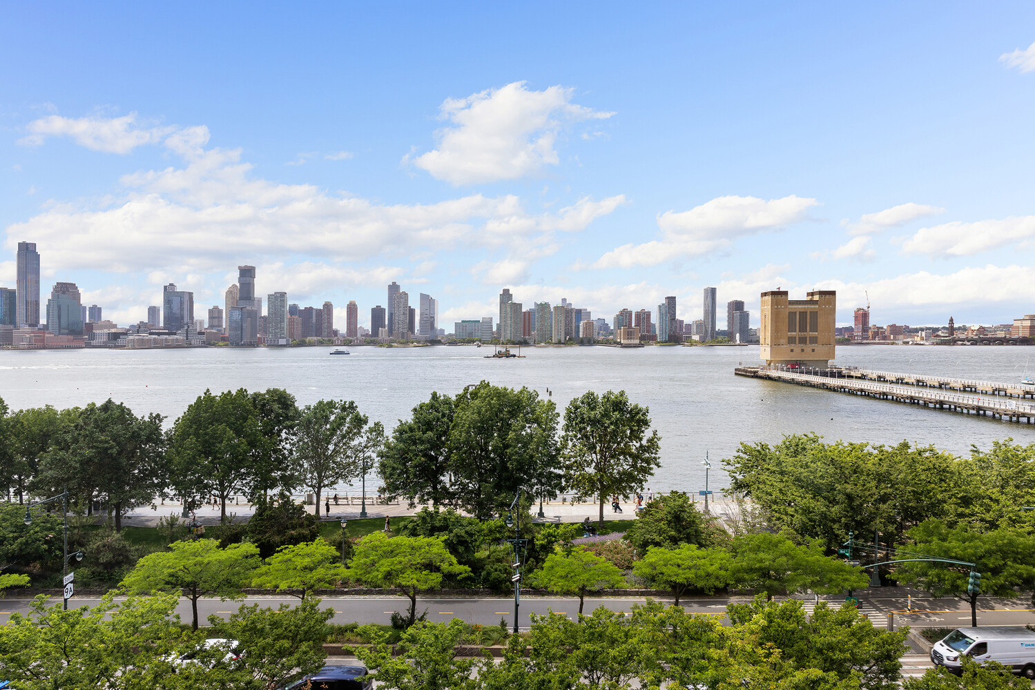290 WEST Street 5B