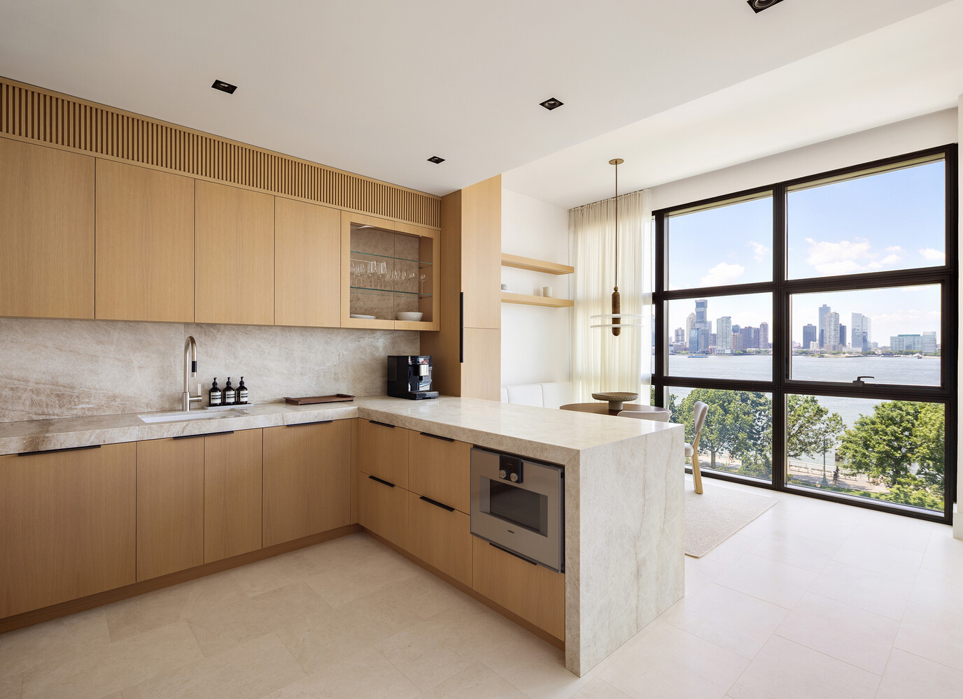 290 WEST Street 5B
