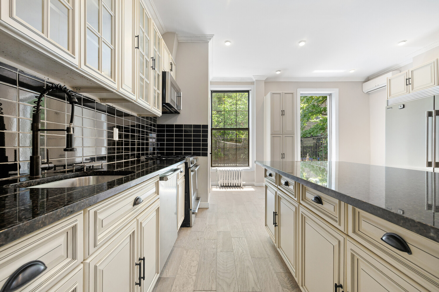286 CLIFTON Place