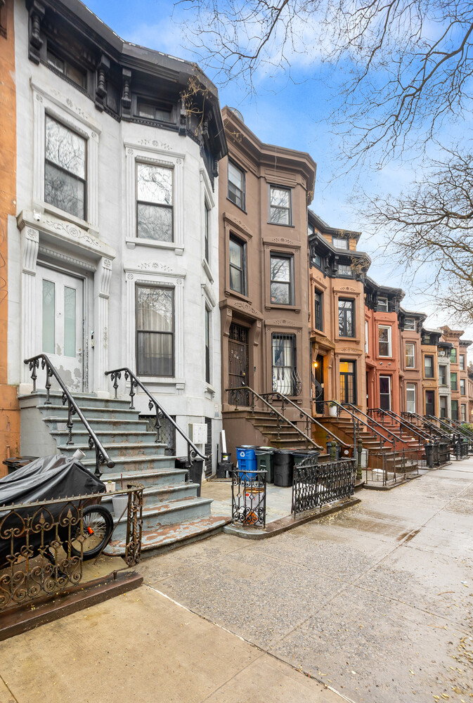 286 CLIFTON Place