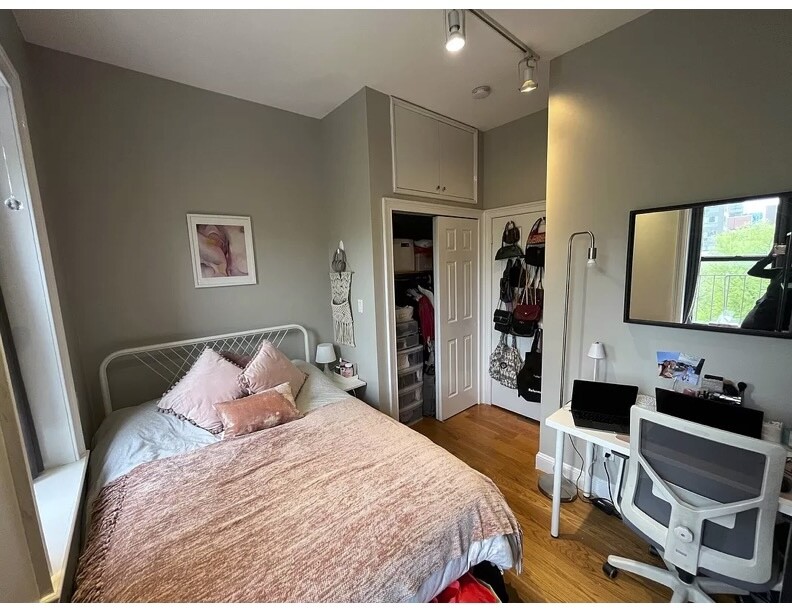 163 CHRYSTIE Street 19