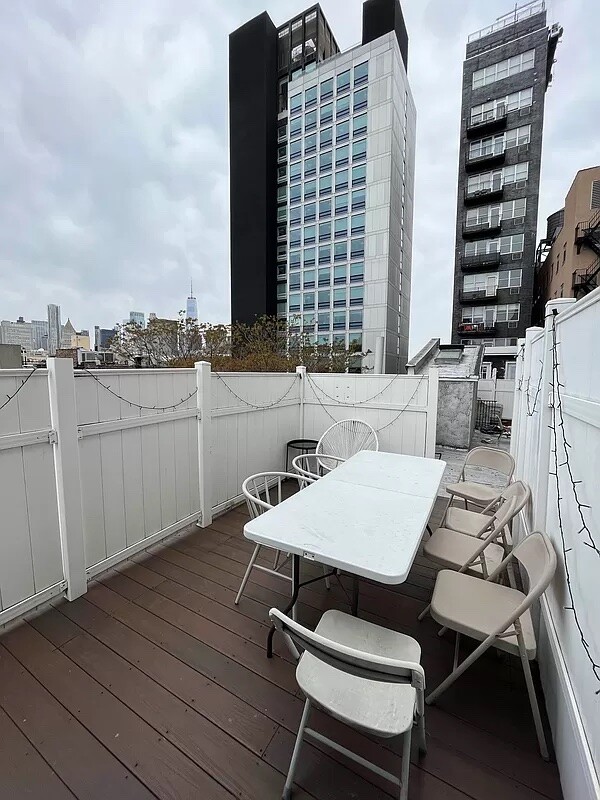 163 CHRYSTIE Street 19